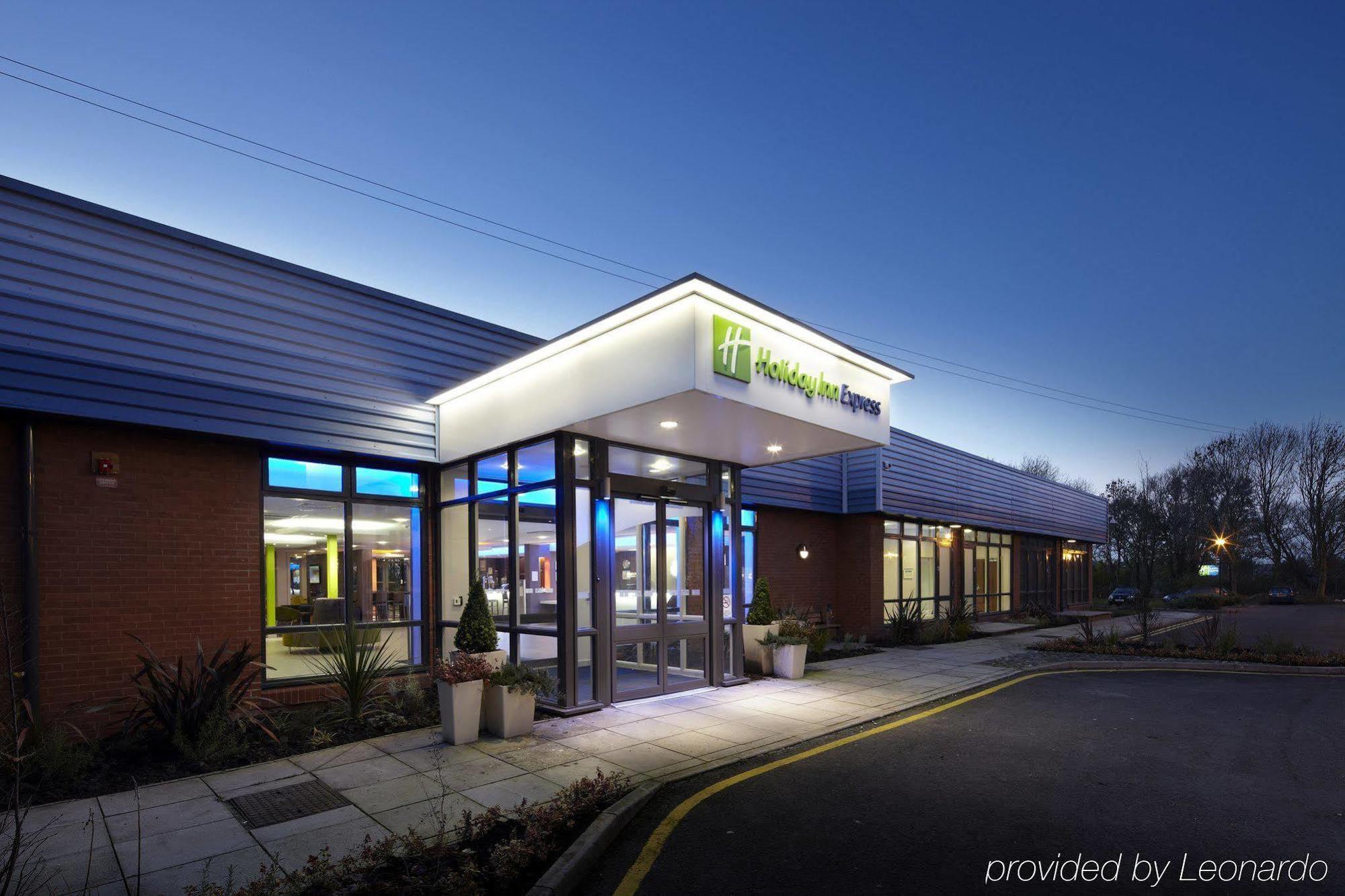 Holiday Inn Express Preston South By Ihg Eksteriør bilde
